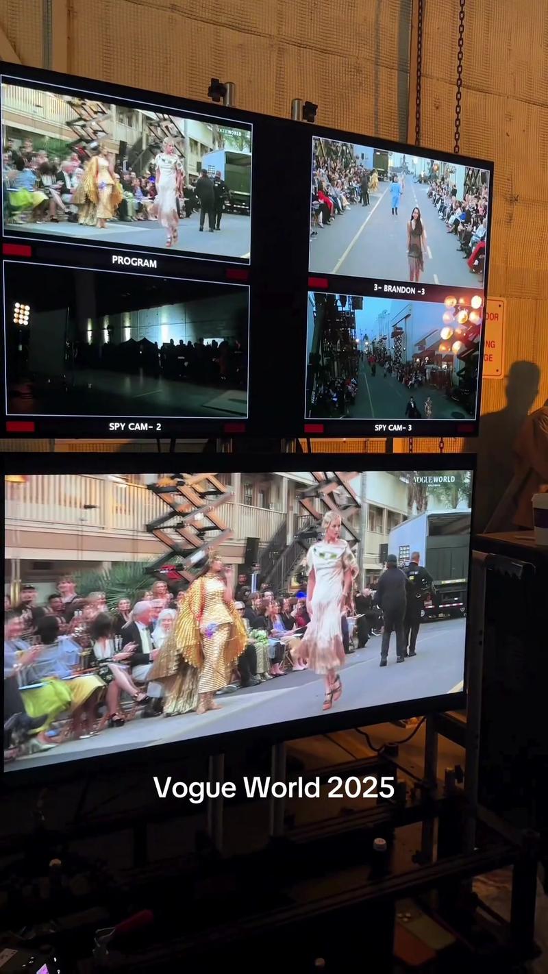 Post by deborahlippmannofficial